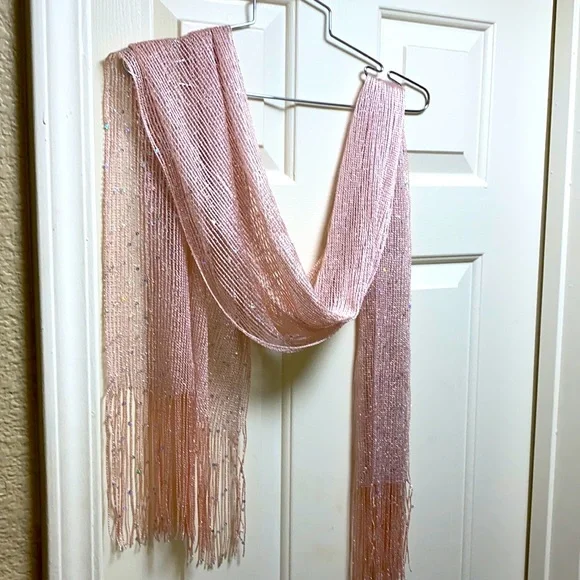 Sparkly pink lace scarf with fringe - Picture 1 of 3